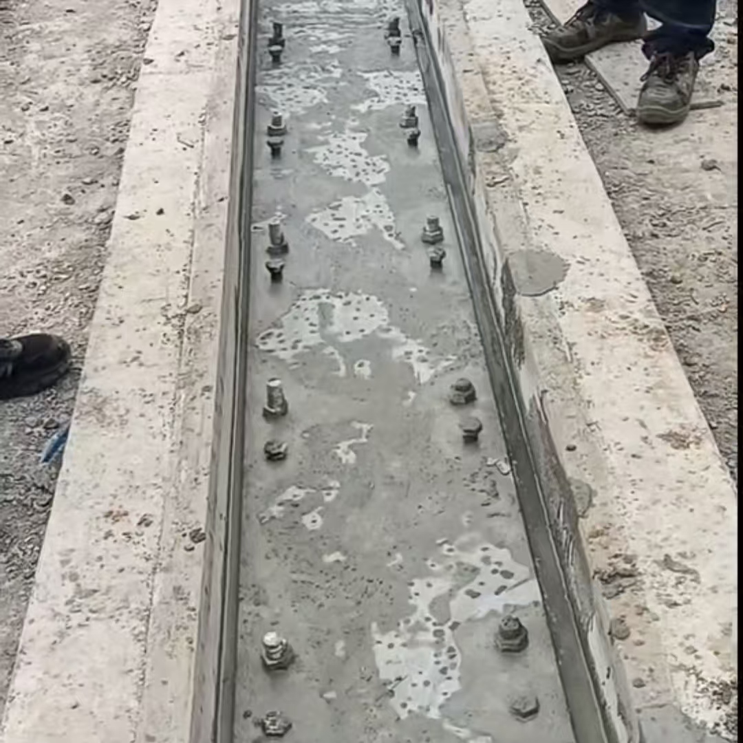 廊坊港口码头起重机龙门吊重型机械设备稳固用早强快凝轨道胶泥